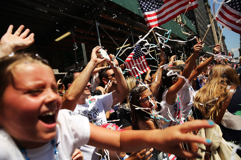 Illustration for article titled Scenes From The USWNT's Victory Parade